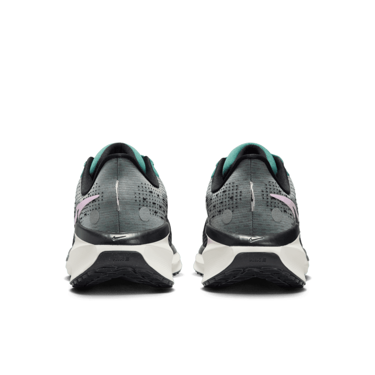 Nike Vomero 17 Road Angle 3