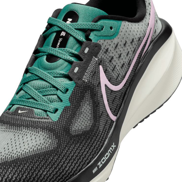 Nike Vomero 17 Road Angle 4