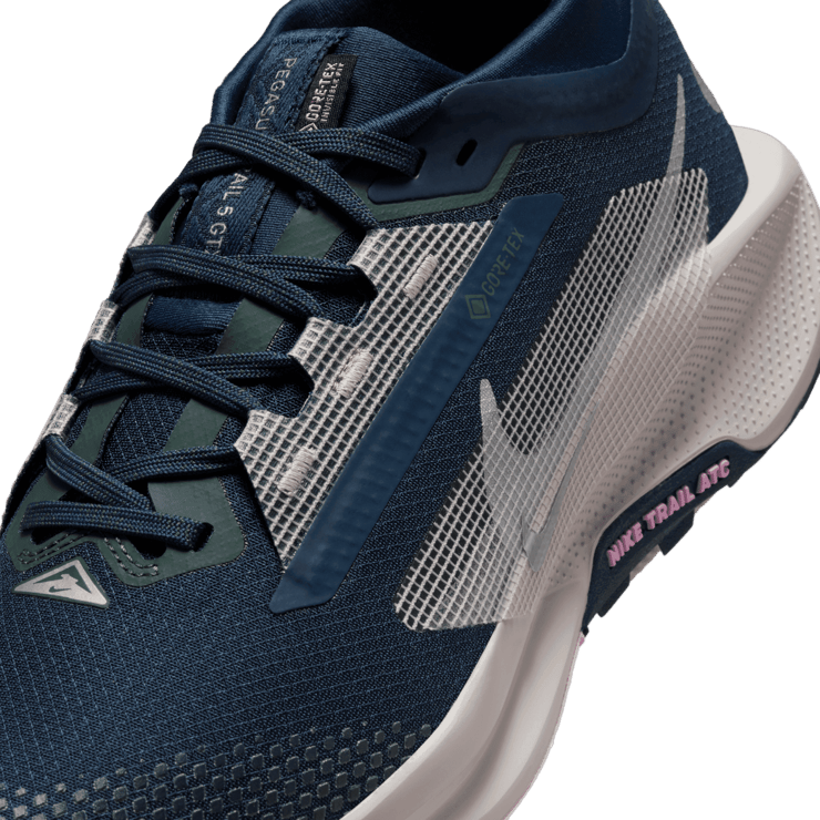 Nike Pegasus Trail 5 GORE-TEX Waterproof Trail Angle 4