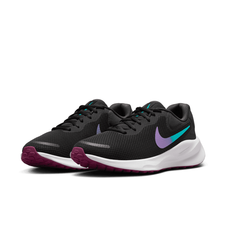 Nike Revolution 7 Road Angle 2