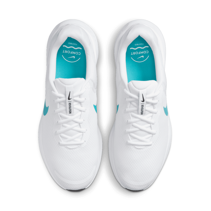 Nike Revolution 7 Road Angle 1