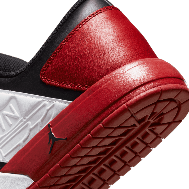 Air Jordan Nu Retro 1 Low Chicago Angle 5