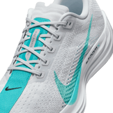 Nike Pegasus Plus Road Angle 4