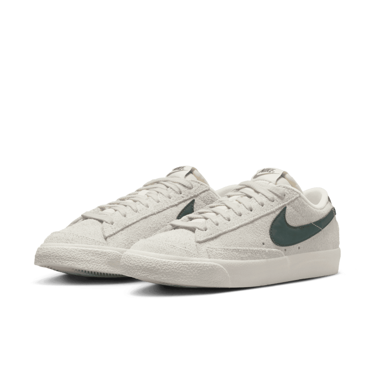 Nike Blazer Low '77 Vintage Angle 2