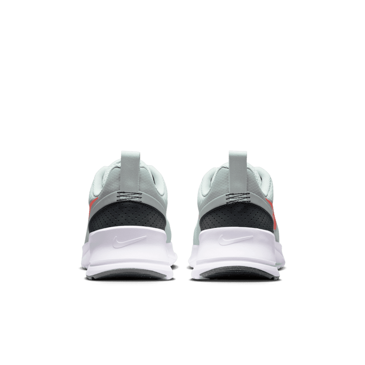 Nike Air Max Nuaxis Angle 3