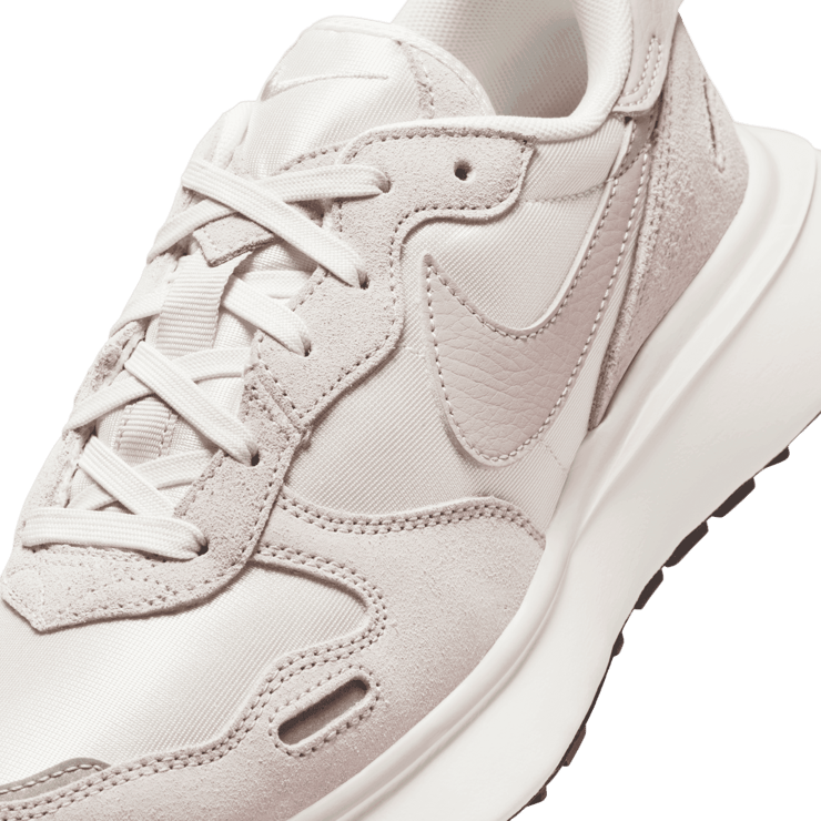 Nike Phoenix Waffle Angle 4
