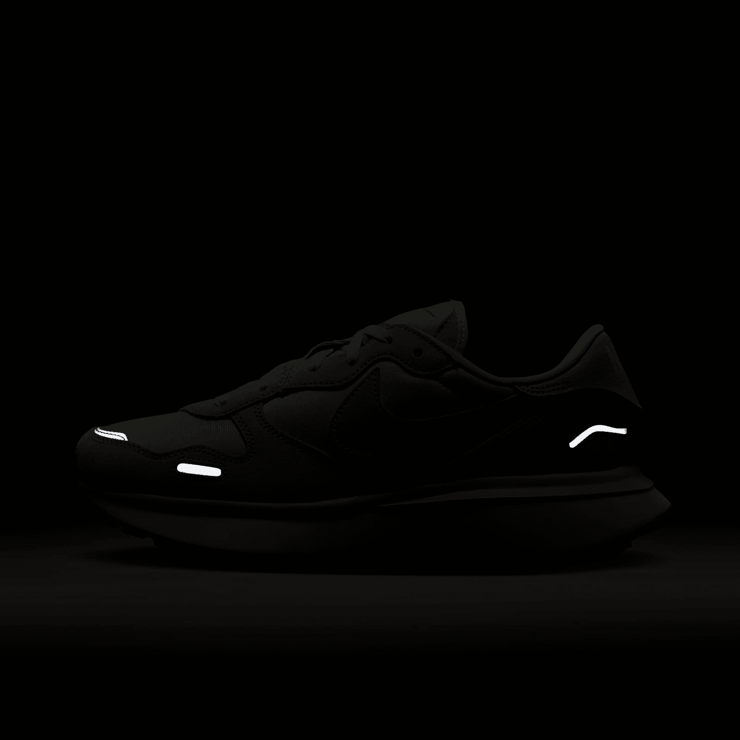 Nike Phoenix Waffle Angle 8