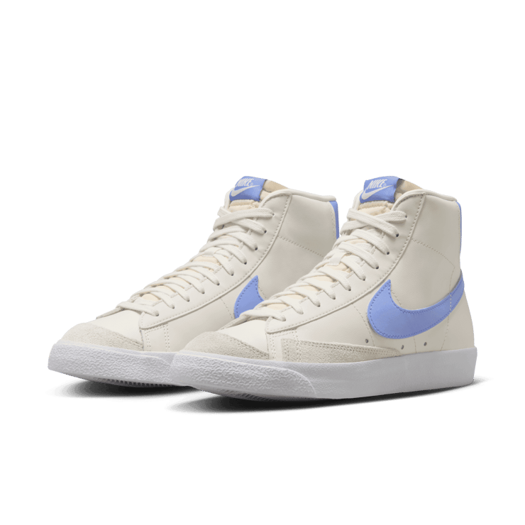 Nike Blazer Mid '77 Angle 2