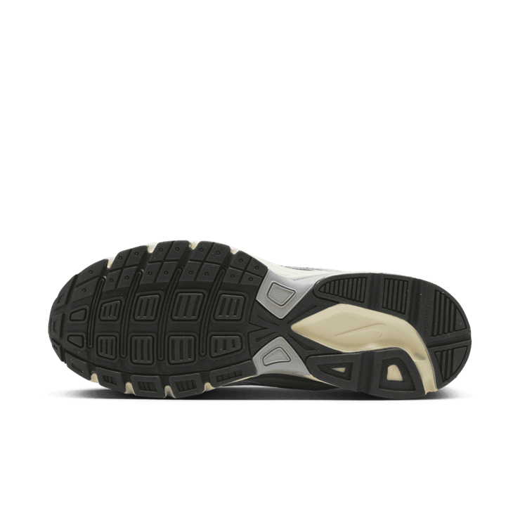 Nike Initiator Angle 0