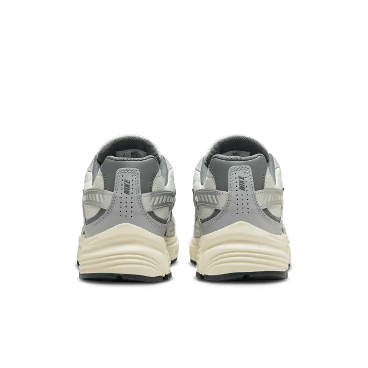 Nike Initiator Angle 3