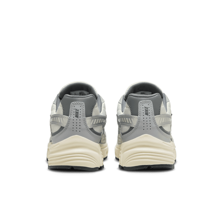 Nike Initiator Angle 3