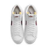 Nike Blazer Mid '77 Vintage Angle 1