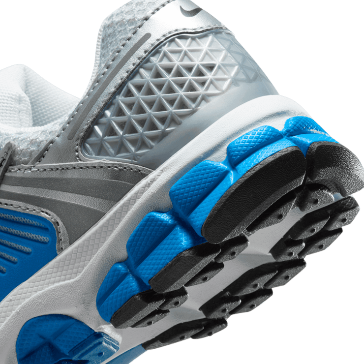 Nike Vomero 5 (GS) Angle 5