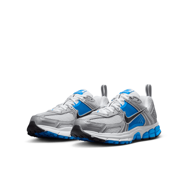 Nike Vomero 5 (GS) Angle 2