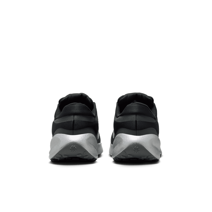 Nike Revolution 7 SE (GS) Angle 3