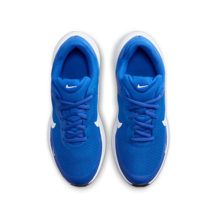 Nike Revolution 7 (GS) Angle 1
