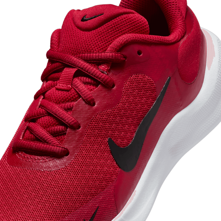 Nike Revolution 7 (GS) Angle 1