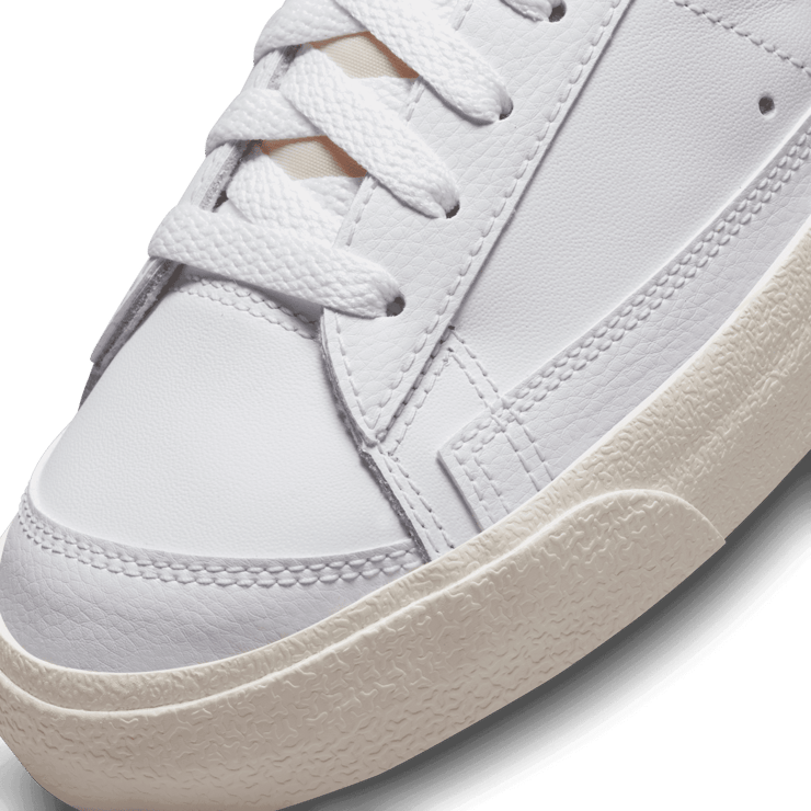 Nike Blazer Low Tartan Angle 4