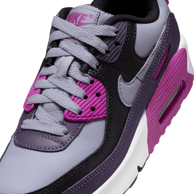 Nike Air Max 90 (GS) Angle 4