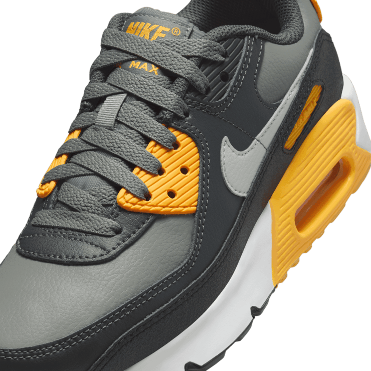 Nike Air Max 90 (GS) Angle 3