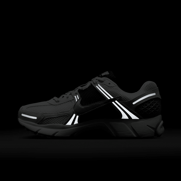 Nike Zoom Vomero 5 Angle 7