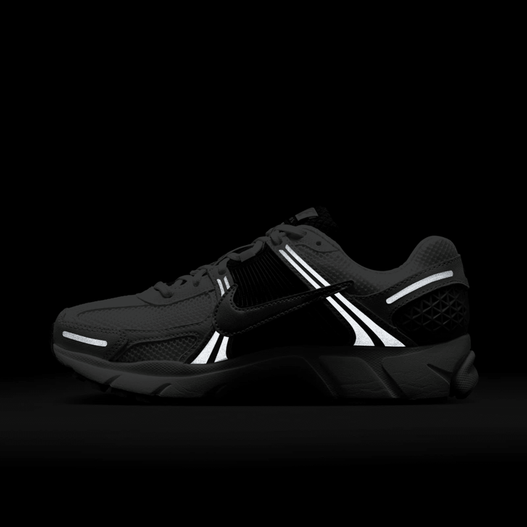 Nike Zoom Vomero 5 Angle 7