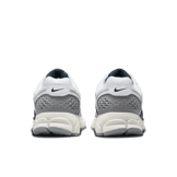 Nike Zoom Vomero 5 Angle 3