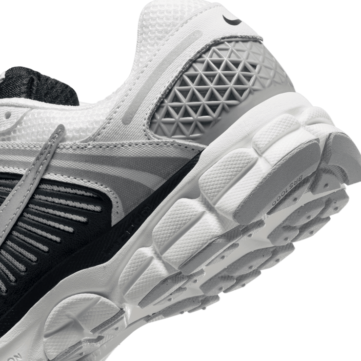 Nike Zoom Vomero 5 Angle 5