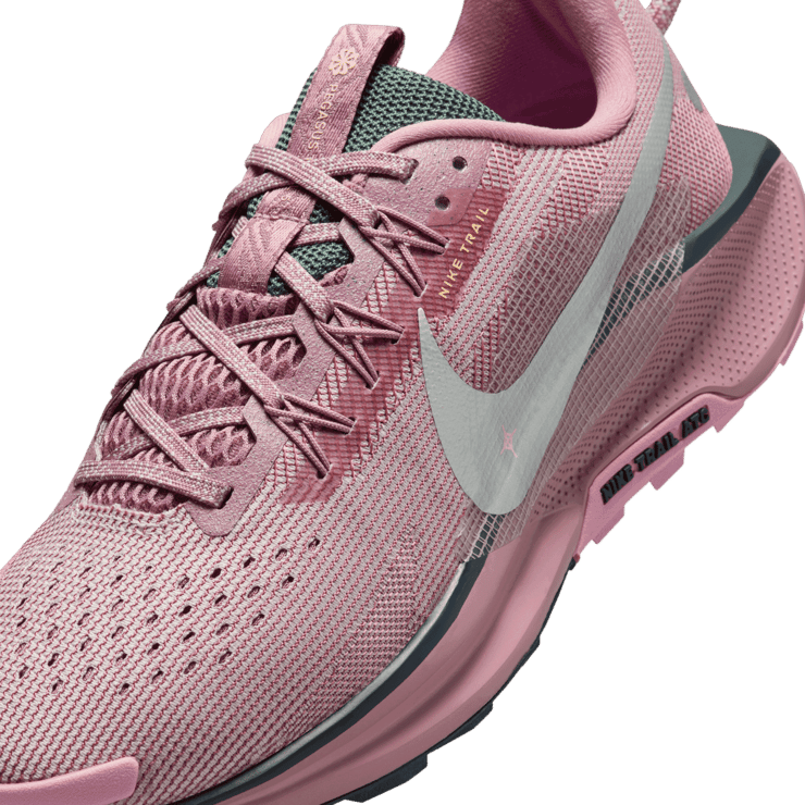 Nike Pegasus Trail 5 Trail Angle 2