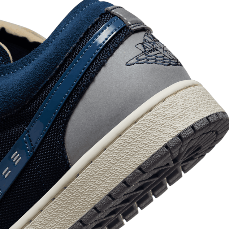 Air Jordan 1 Low SE Craft Obsidian Angle 5