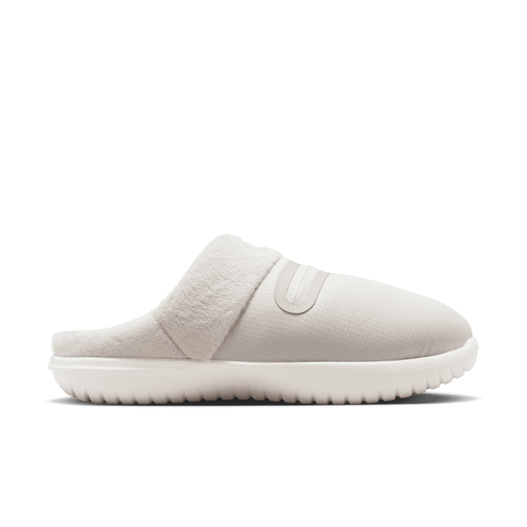 Nike Burrow Slippers Angle 0