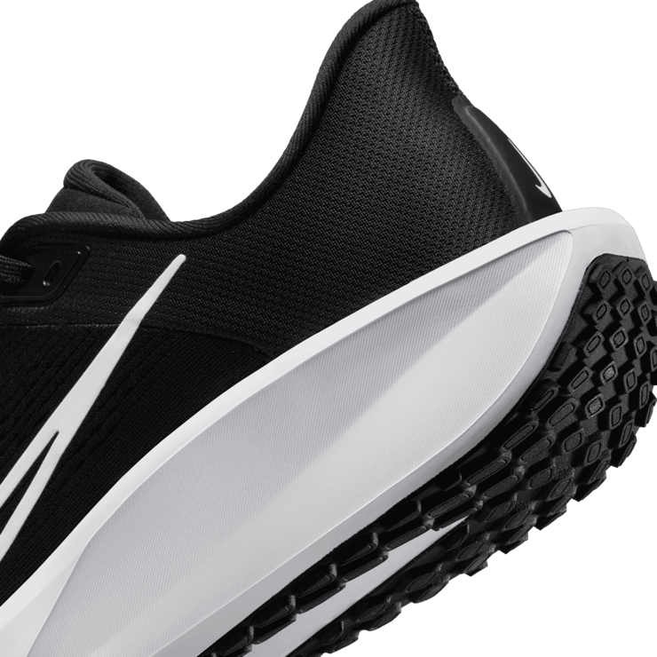 Nike Quest 6 Road Angle 5