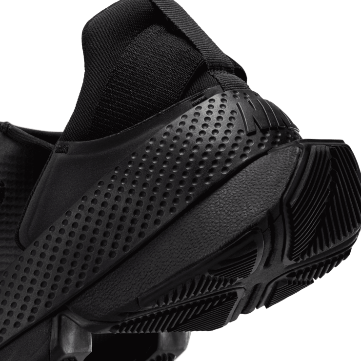 Nike GO FlyEase 'Triple Black' (W) Angle 5