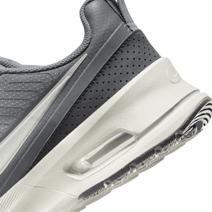 Nike Air Max Nuaxis Angle 5