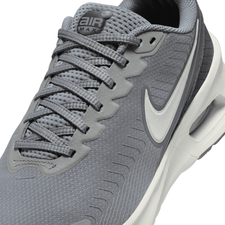 Nike Air Max Nuaxis Angle 4