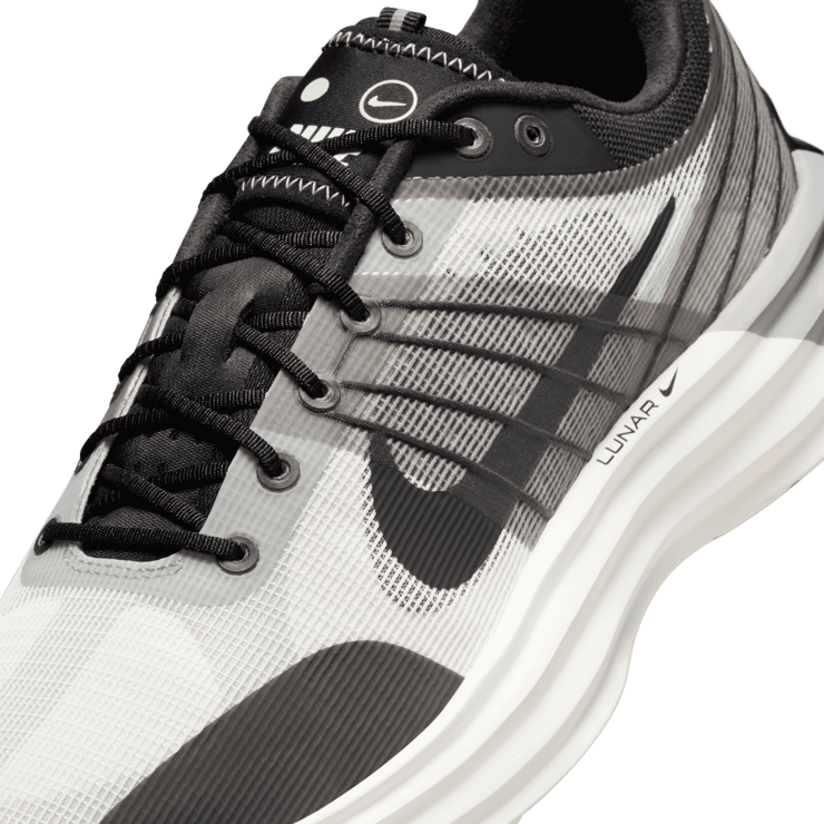 Nike Lunar Roam Angle 4