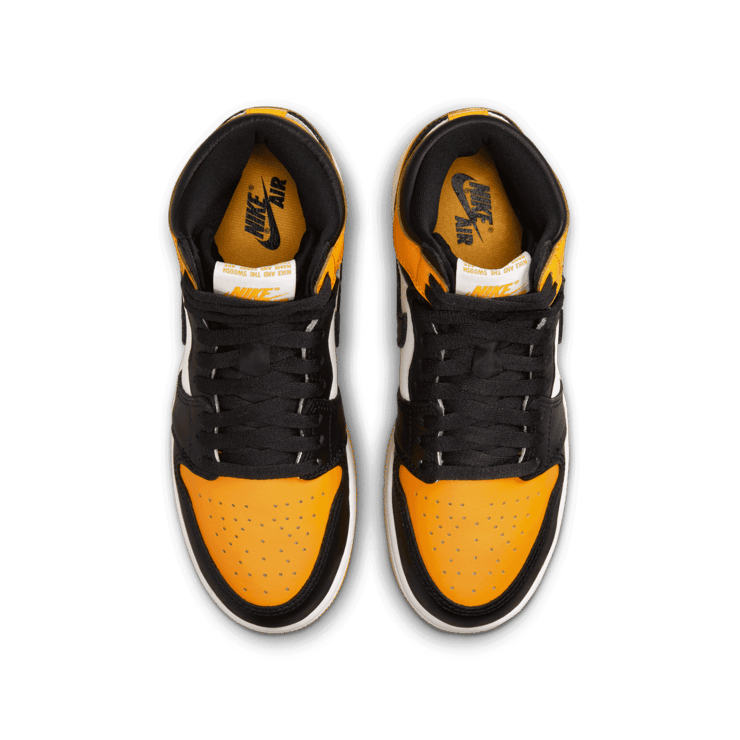 Air Jordan 1 High Taxi (GS) Angle 1