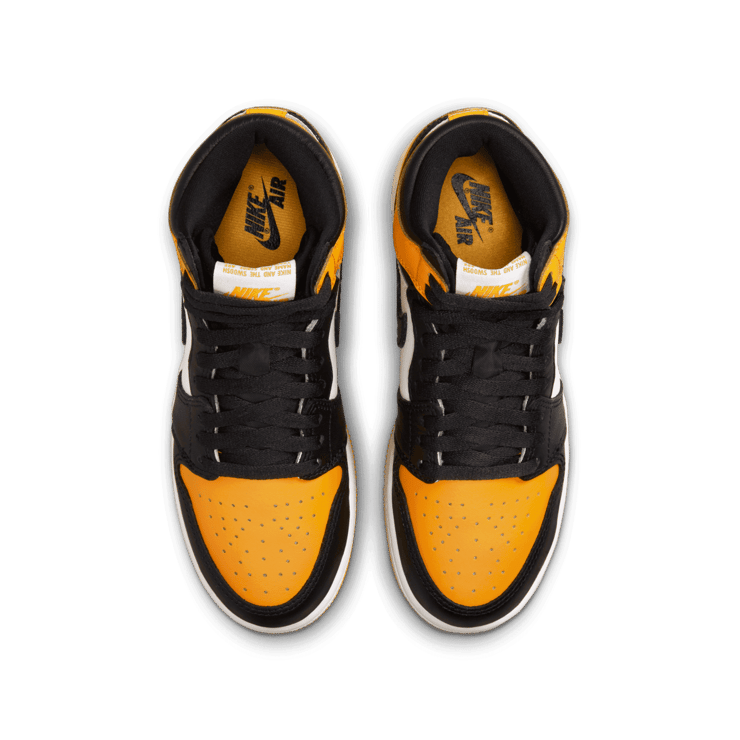 Air Jordan 1 High Taxi (GS) Angle 1