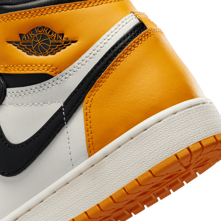 Air Jordan 1 High Taxi (GS) Angle 5