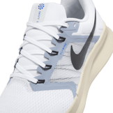 Nike Run Swift 3 Road Angle 4