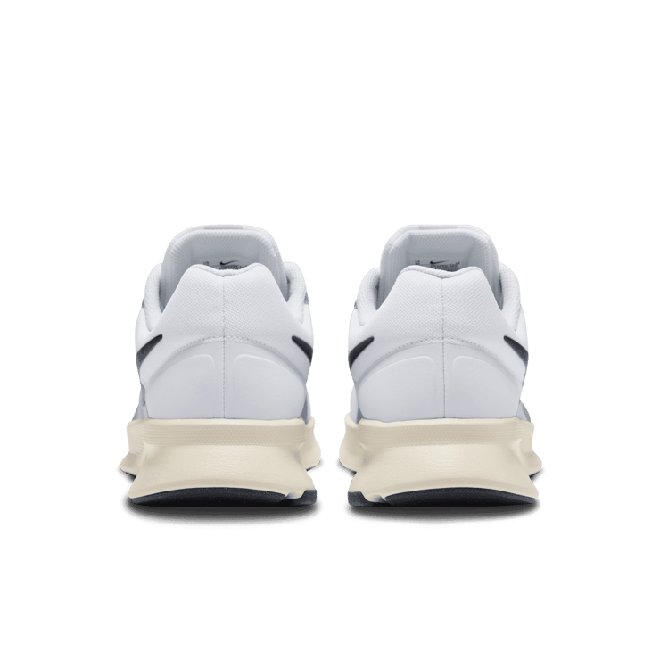 Nike Run Swift 3 Road Angle 3