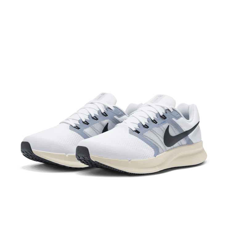 Nike Run Swift 3 Road Angle 2