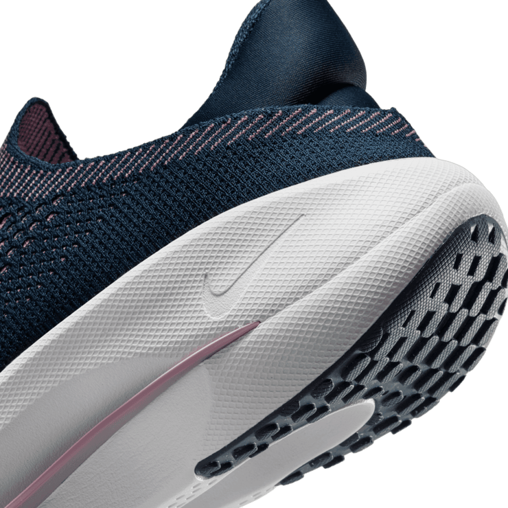 Nike Reina EasyOn Angle 5
