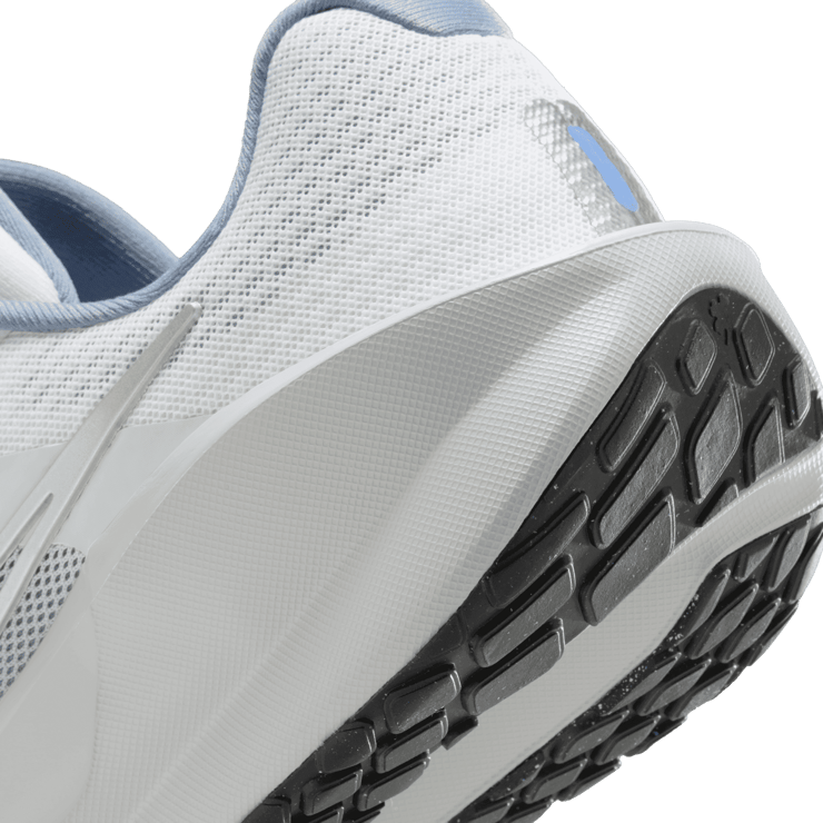 Nike Downshifter 13 Road Angle 5