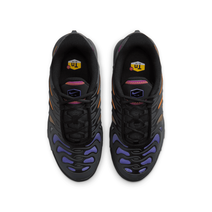 Nike Air Max Plus Drift (GS) Angle 1