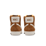 Nike Blazer Mid '77 Premium Angle 3