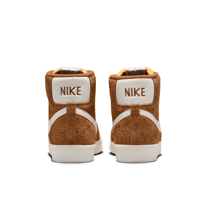 Nike Blazer Mid '77 Premium Angle 3