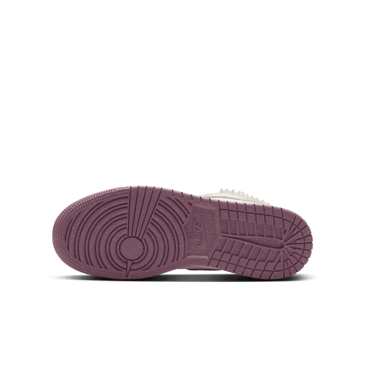 Air Jordan 1 Low SE (GS) Angle 0