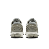 Nike Air Zoom Vomero 5 'Dark Stucco' Angle 3