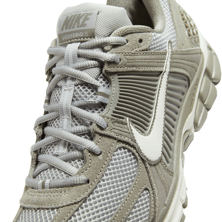 Nike Air Zoom Vomero 5 'Dark Stucco' Angle 4